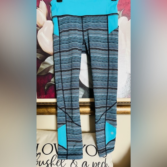 LULULEMON Lulu Cropped Leggings with Pockets Women’s 4 - Picture 12 of 13